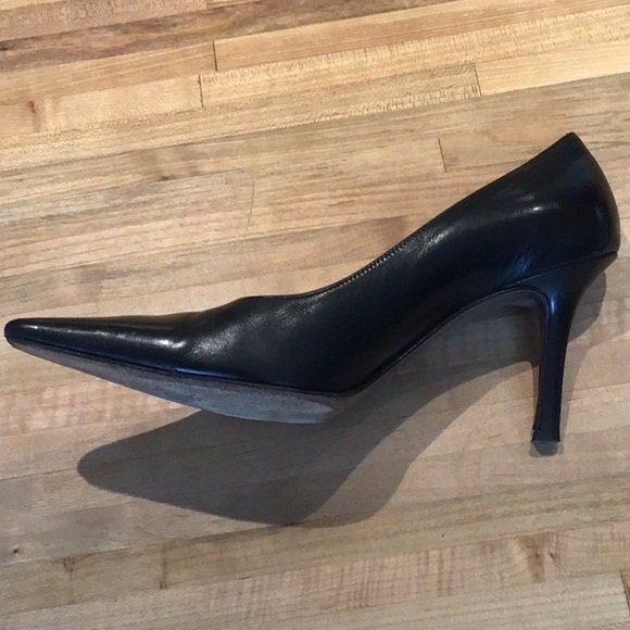 Saks Fifth Avenue Black Leather Pointed Toe Heels Size 8 B - Picture 5 of 12